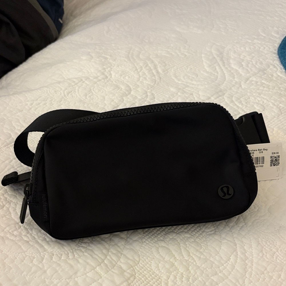lululemon athletica Black Compact Belt Bag